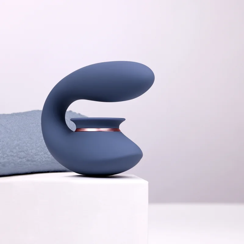 Twitch - 3 Rechargeable Vibrator With Suction - Blue/grey product.details.thumbnail 3