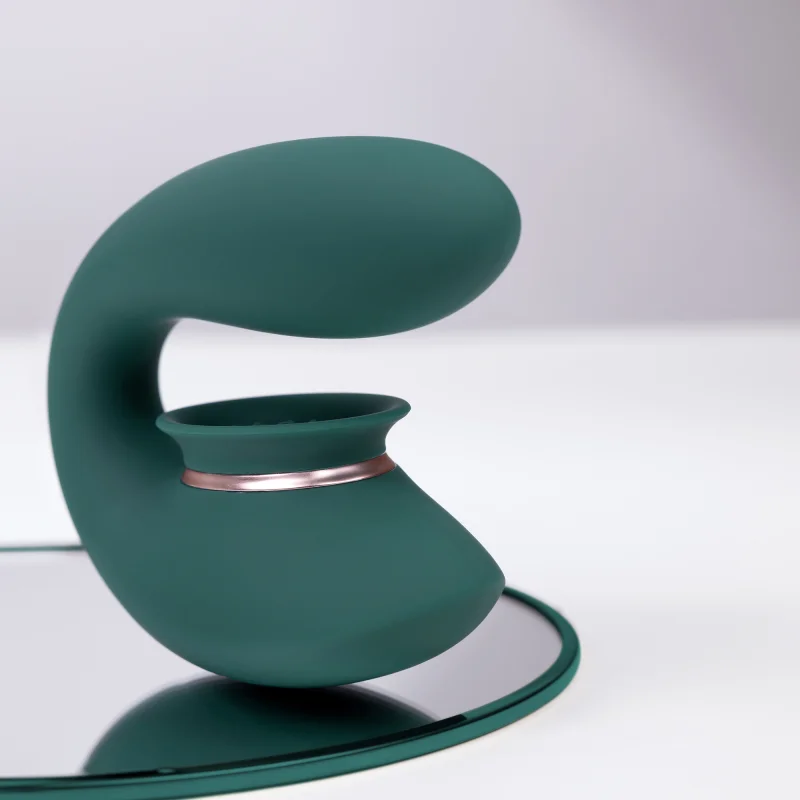 Twitch - 3 Rechargeable Vibrator With Suction - Green product.details.thumbnail 4